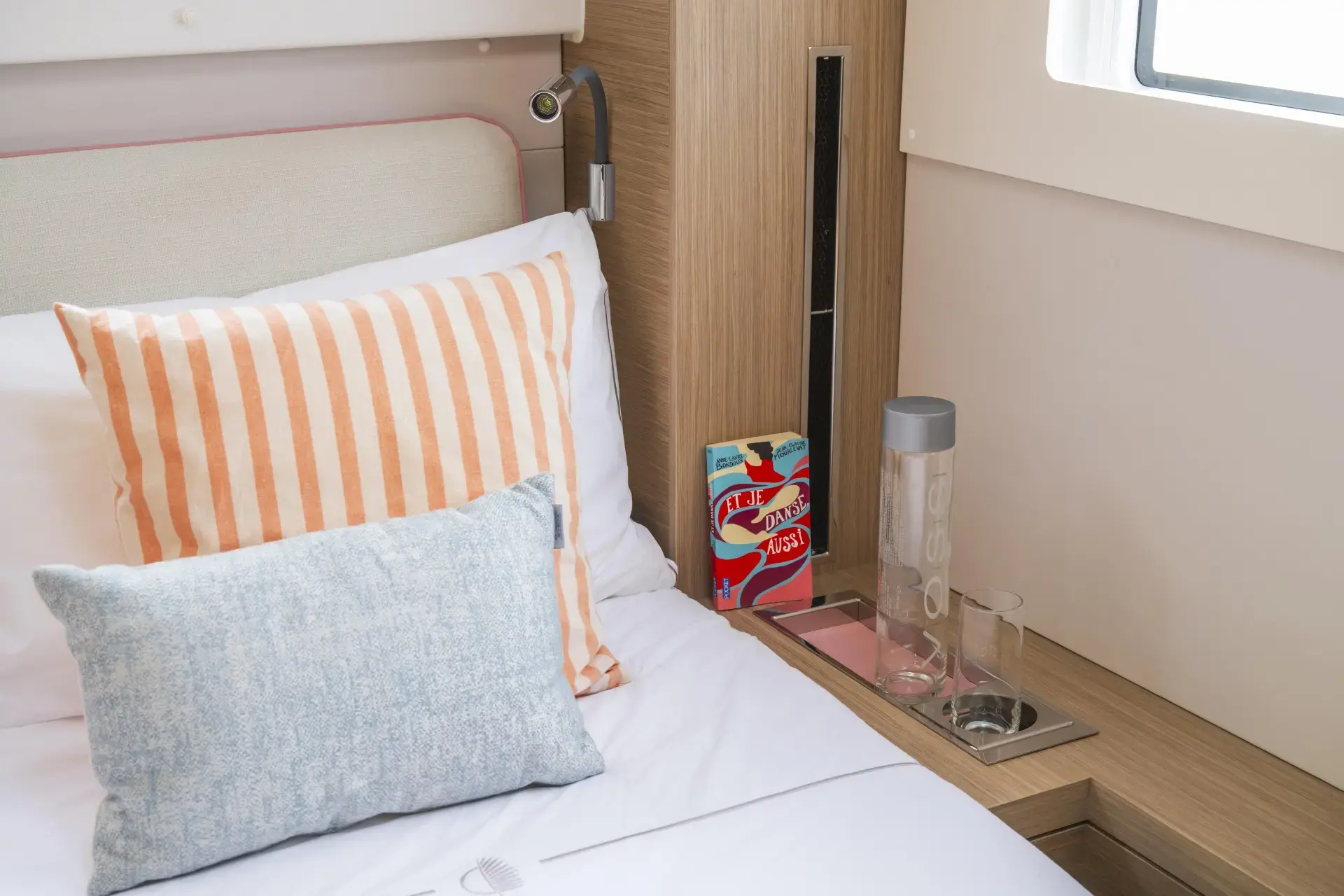 Vanesa - Iconic version thumbnail 8