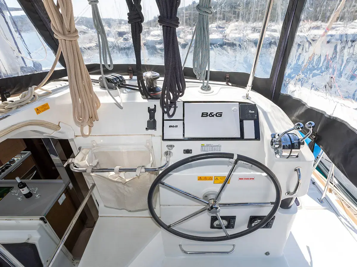 MONARCH 2020 (air condition, generator) thumbnail 7