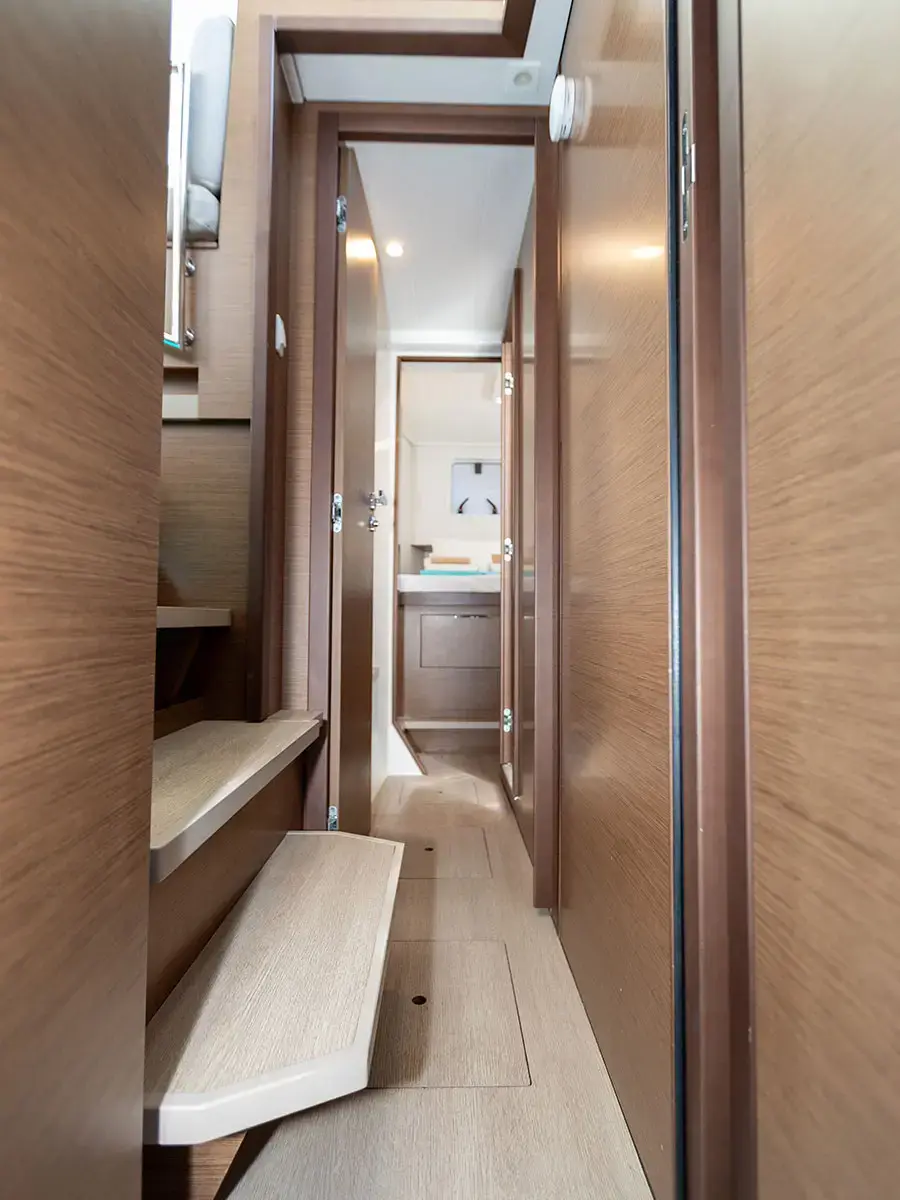 MONARCH 2020 (air condition, generator) thumbnail 10