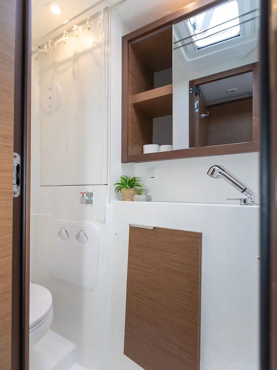 MONARCH 2020 (air condition, generator) thumbnail 25