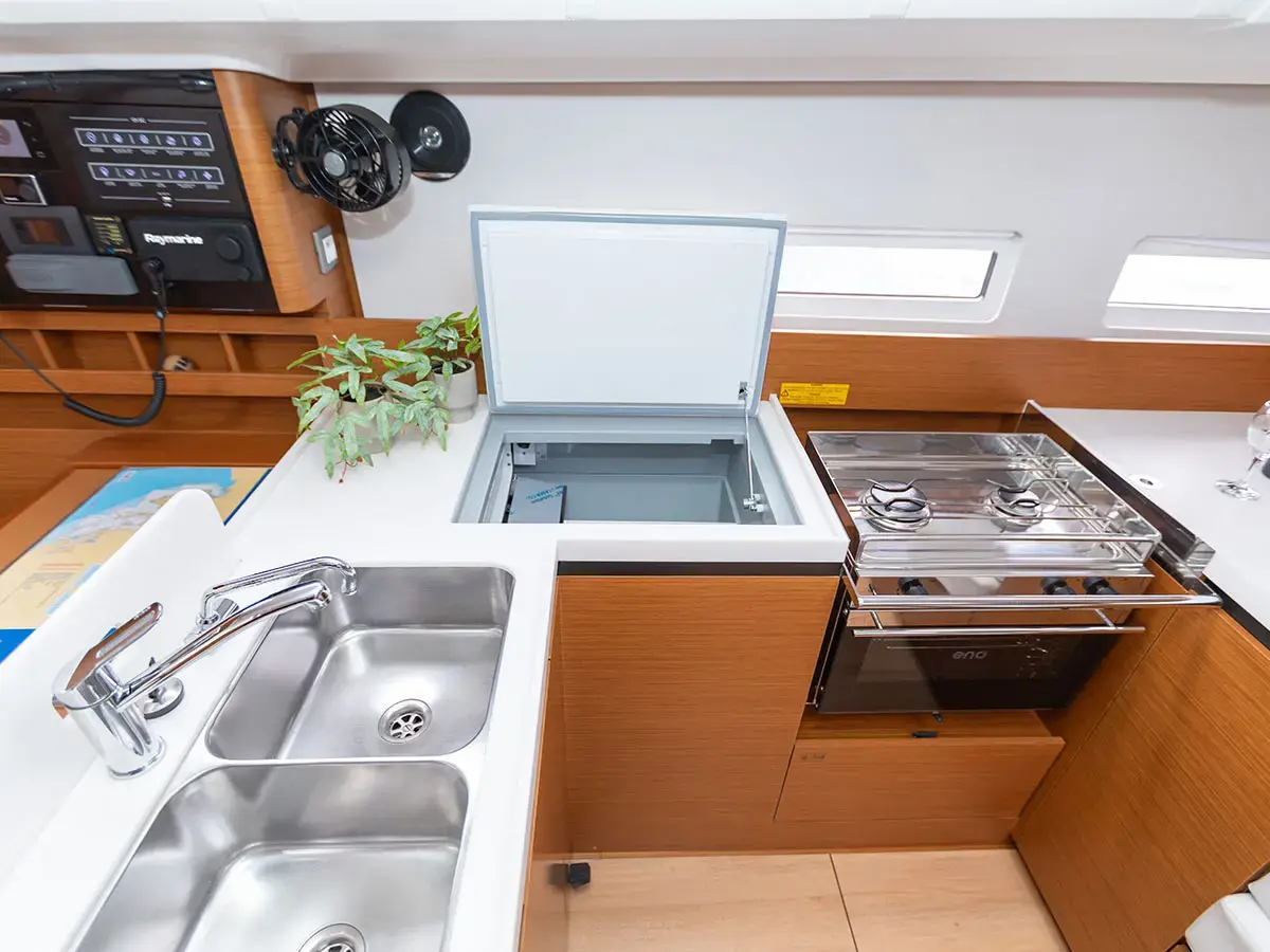 OSKAR  new 2024 (air condition, solar panels) thumbnail 18