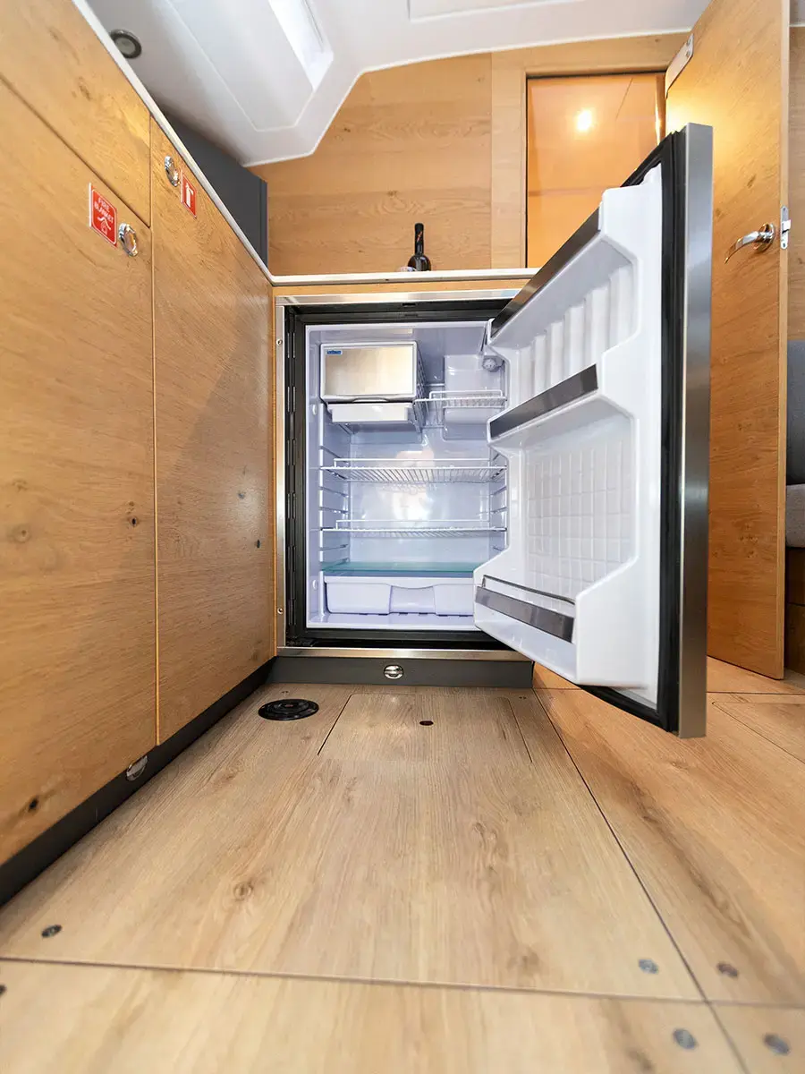 OLLIE new 2024 (air condition, cross-cut dacron sails) thumbnail 7