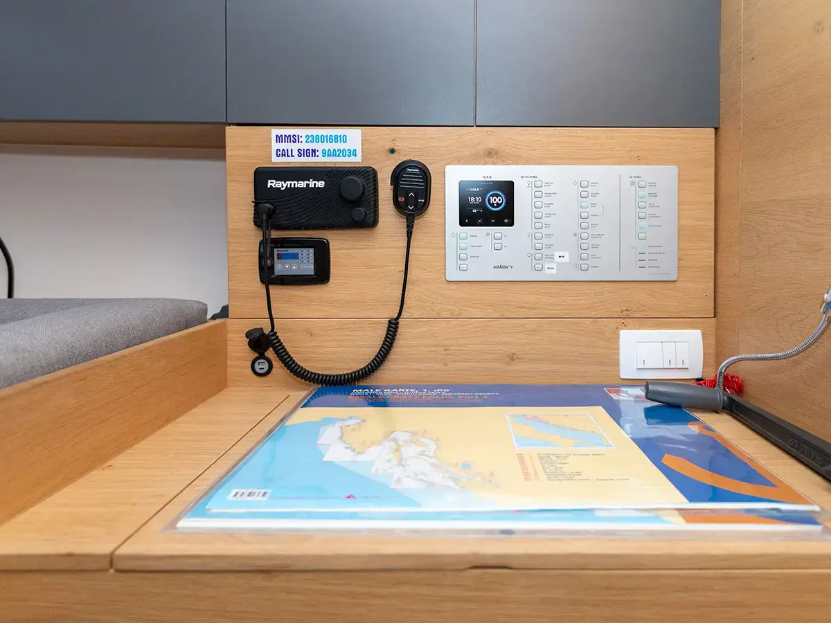 OLLIE new 2024 (air condition, cross-cut dacron sails) thumbnail 10