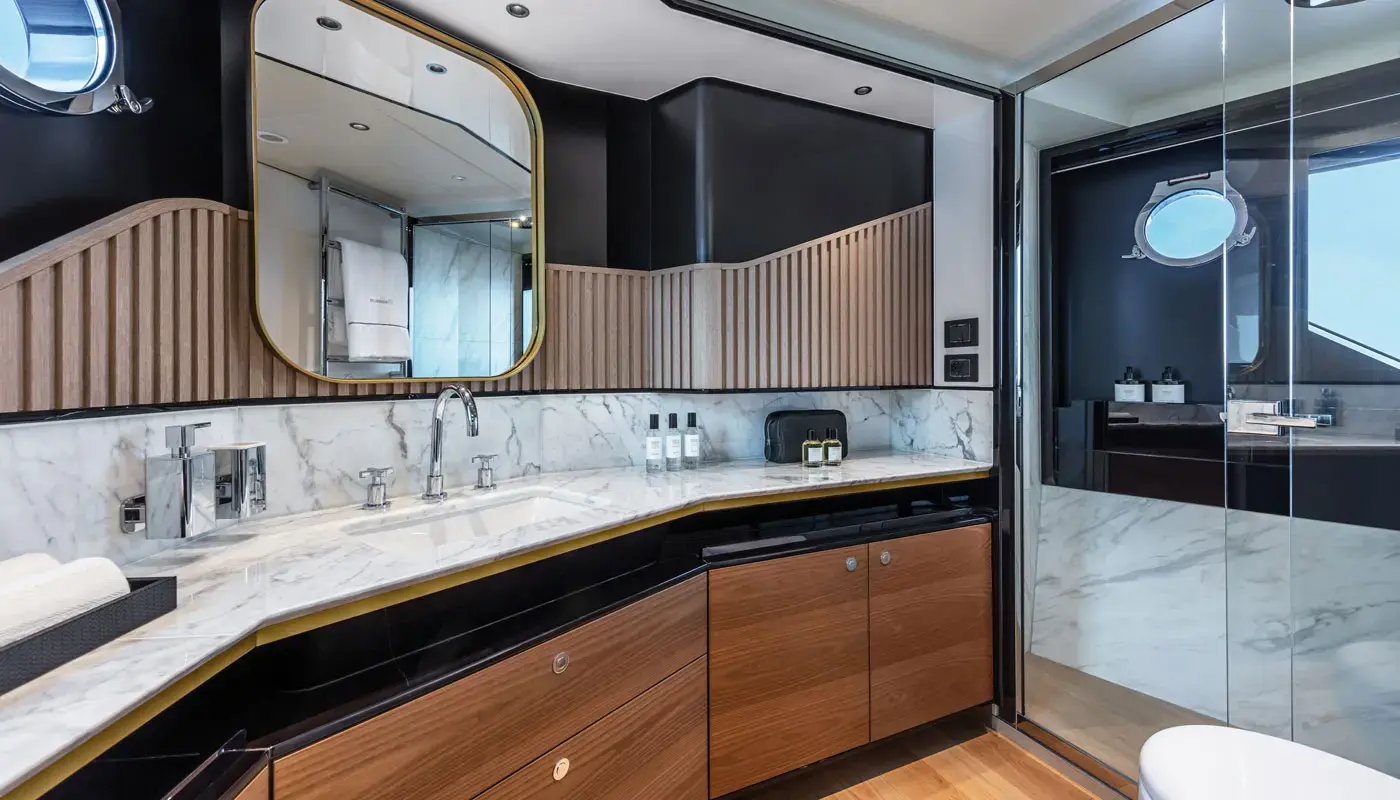 Premium thumbnail 18