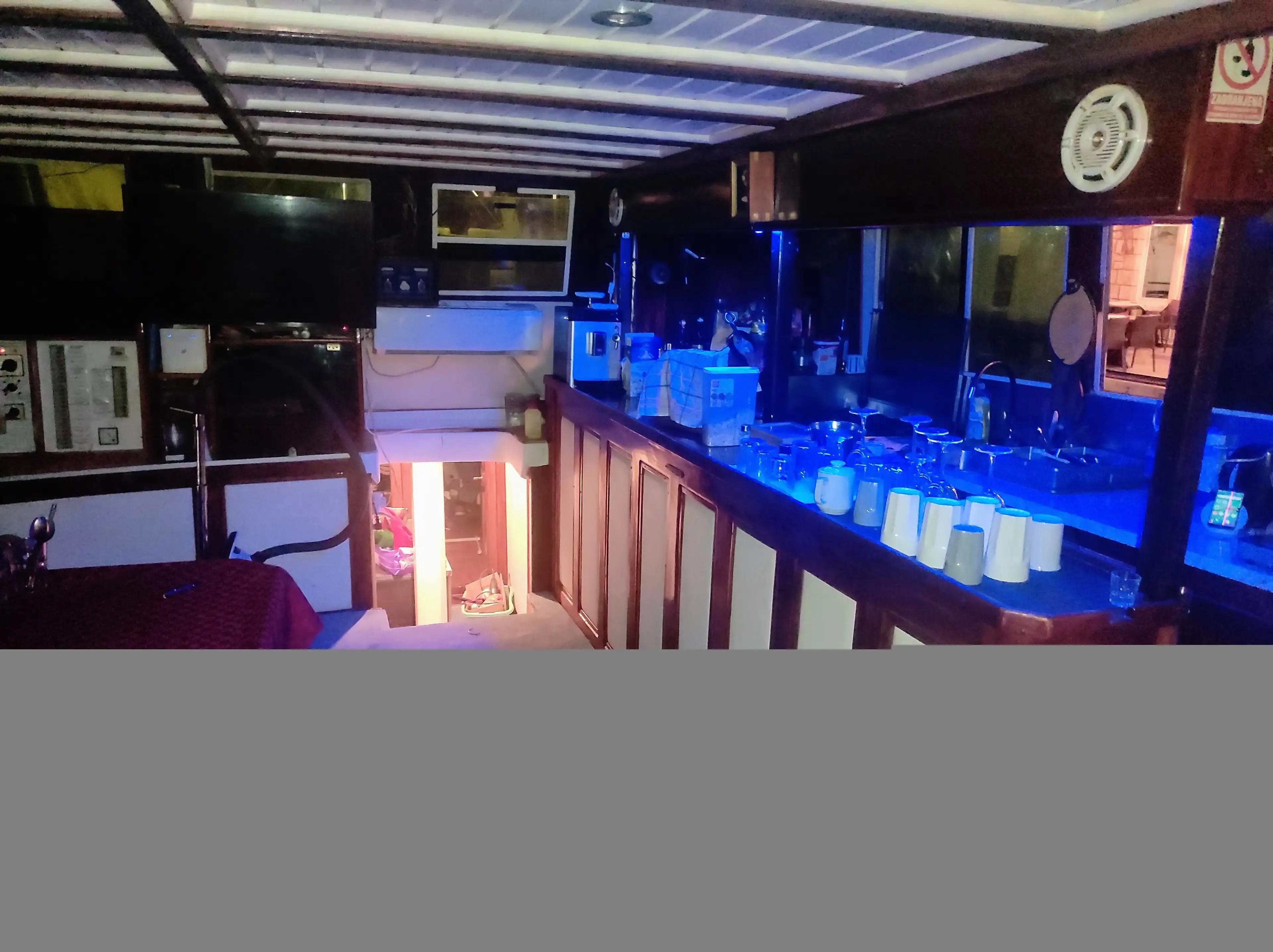 Premium thumbnail 18