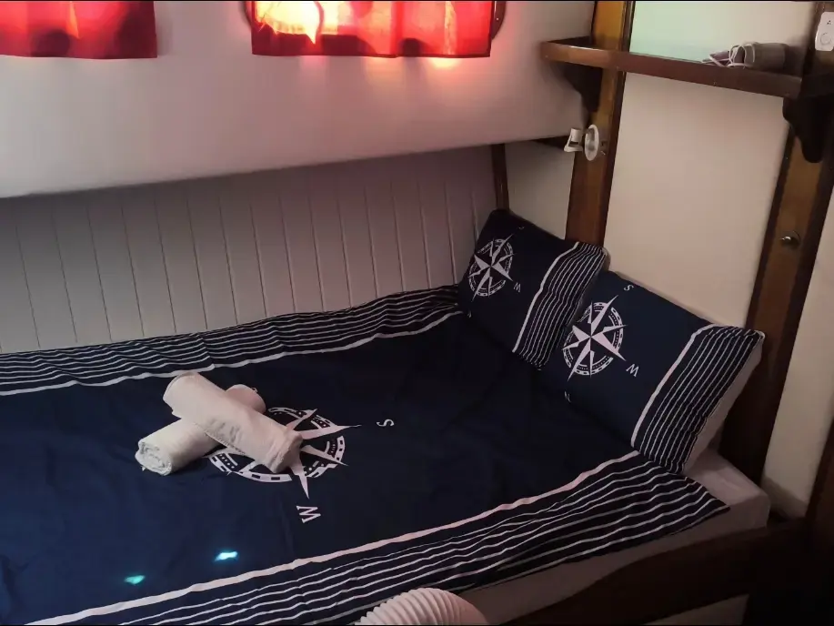 Premium thumbnail 22