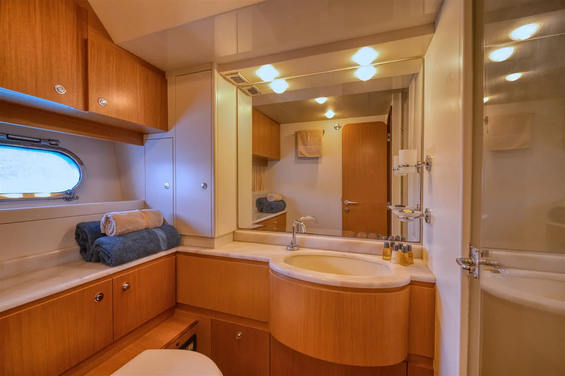 Dominique thumbnail 44