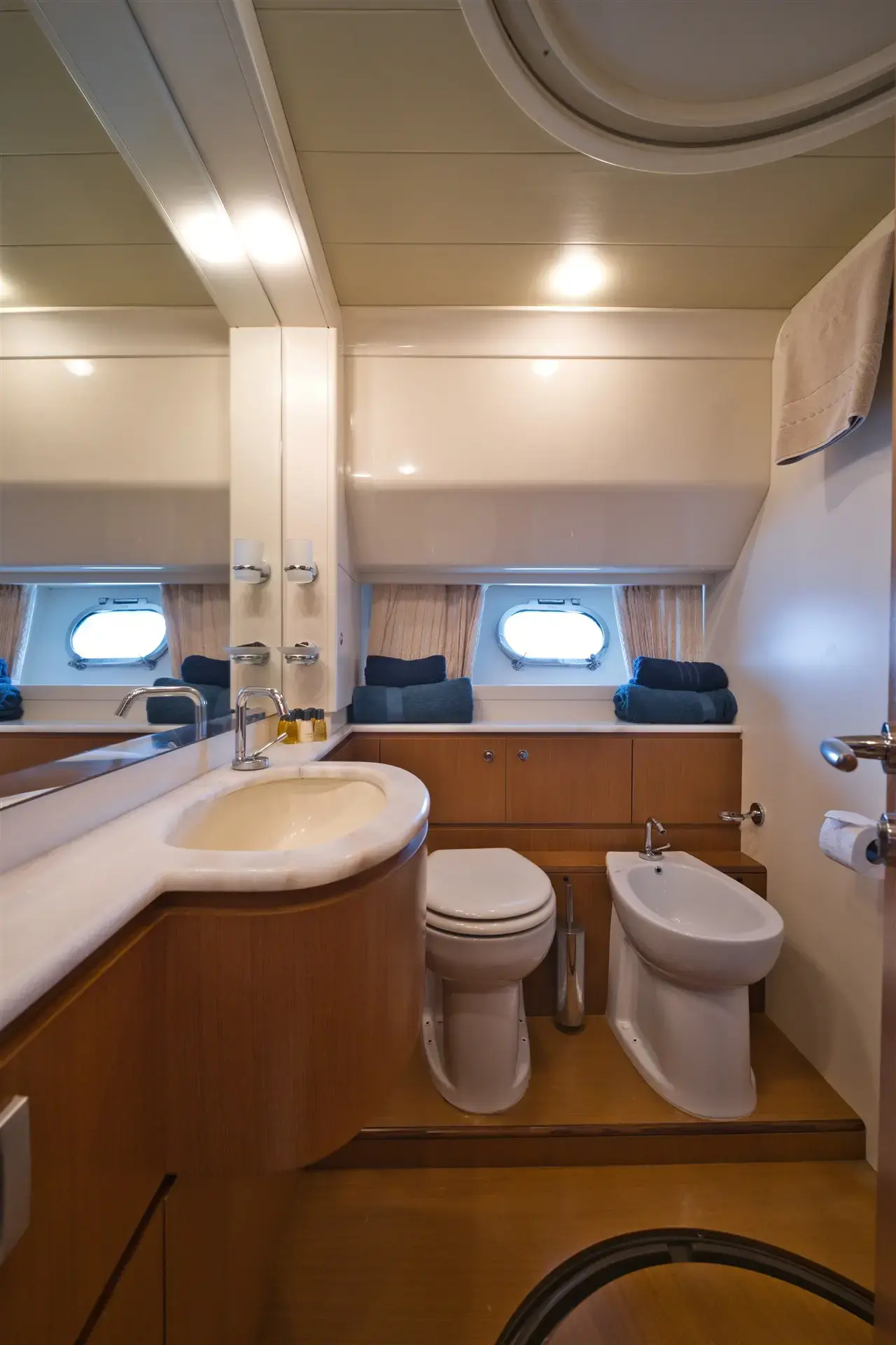 Dominique thumbnail 48