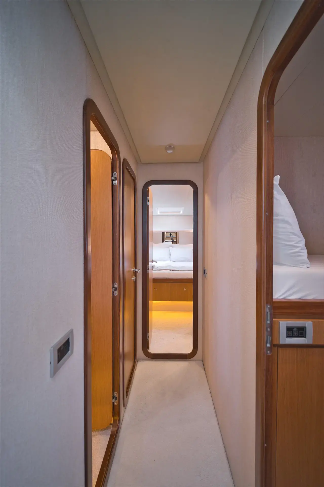 Dominique thumbnail 52