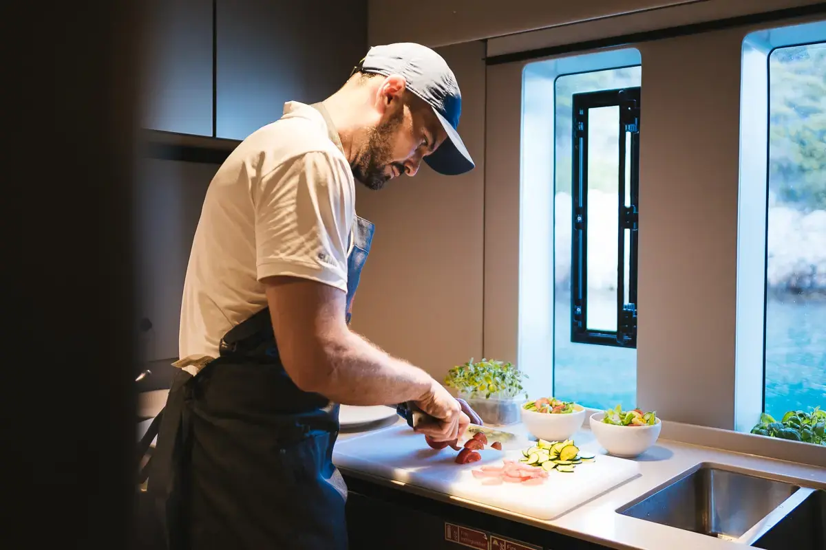 AMBER ONE  thumbnail 148