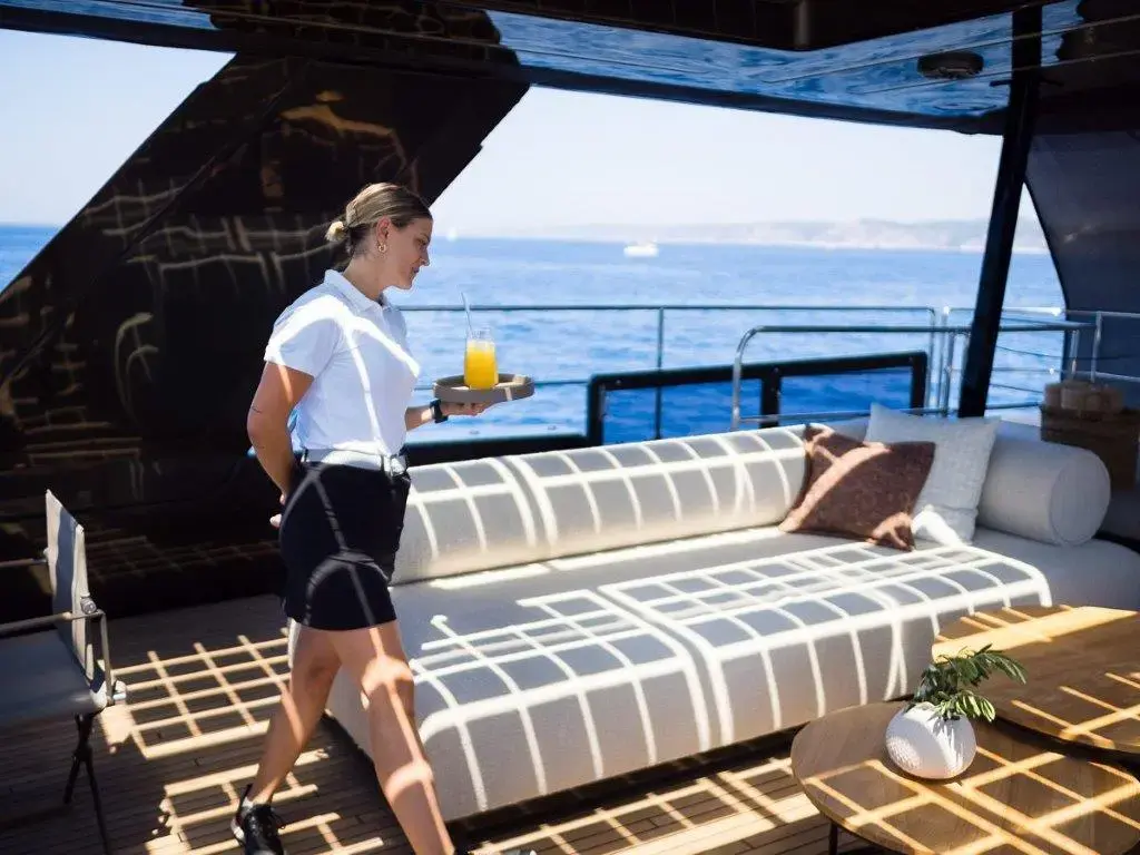 AMBER ONE  thumbnail 149