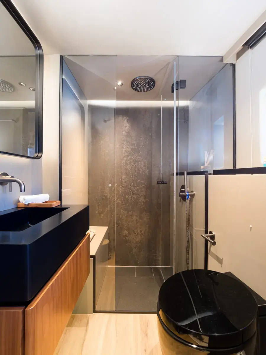 AMBER ONE  thumbnail 103