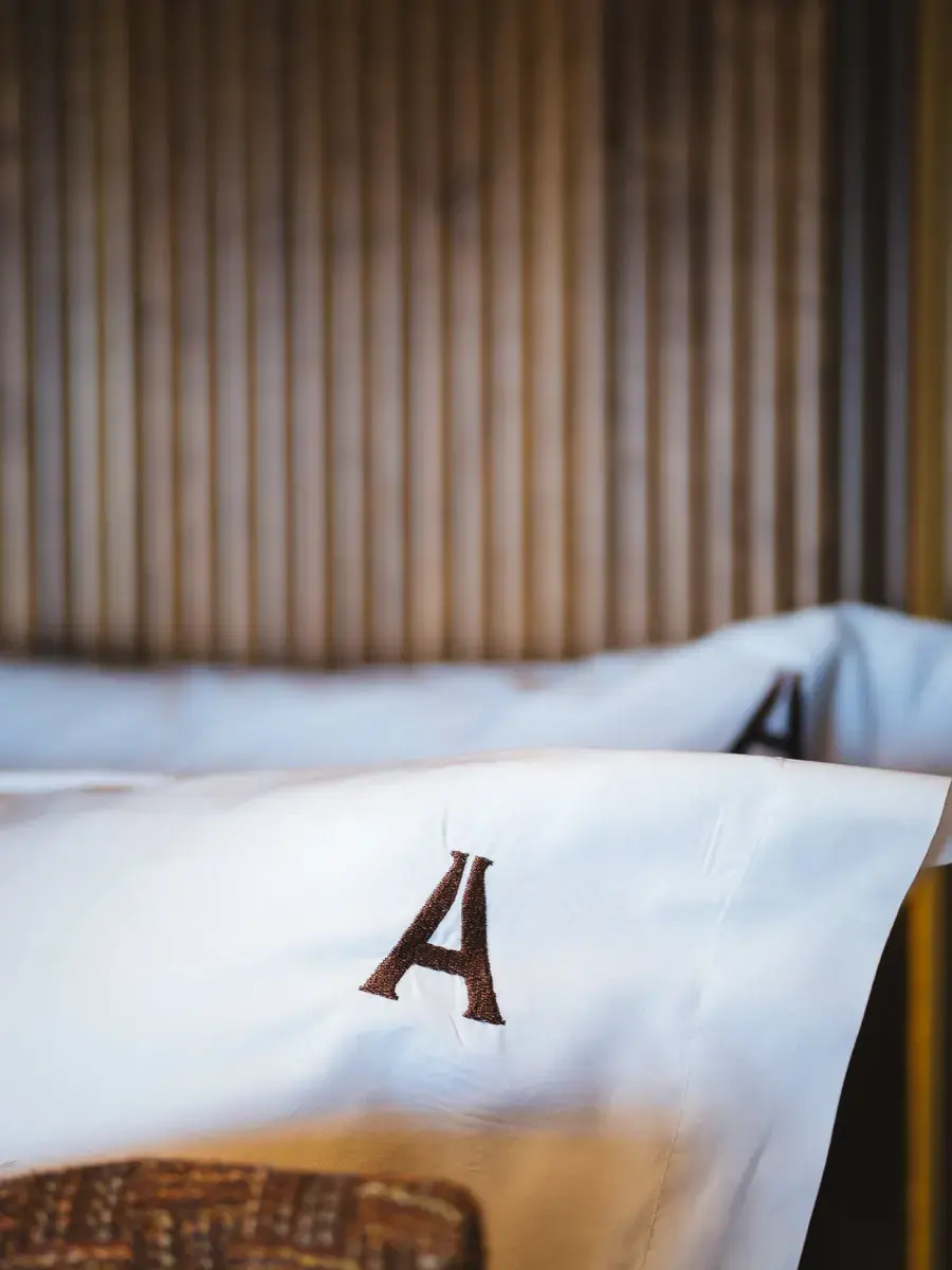 AMBER ONE  thumbnail 106