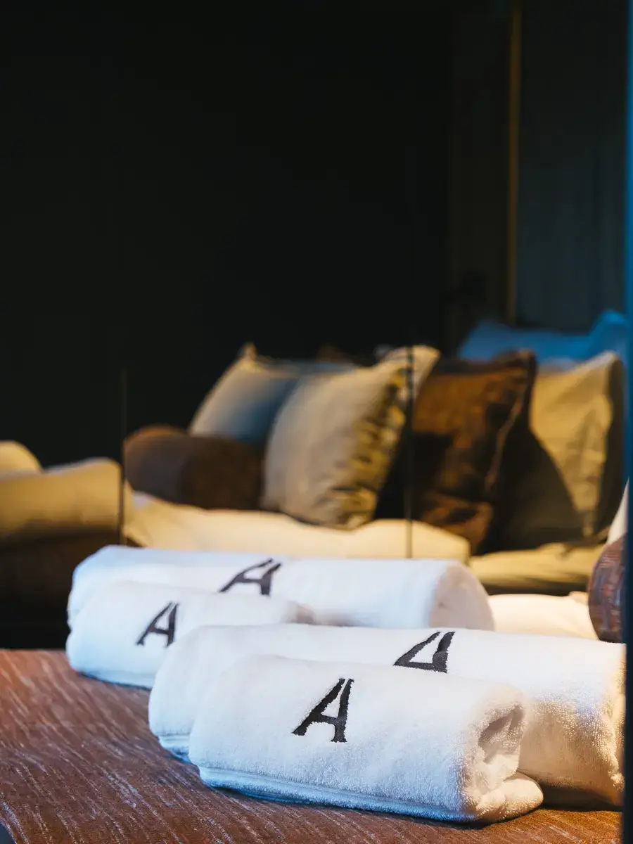 AMBER ONE  thumbnail 58