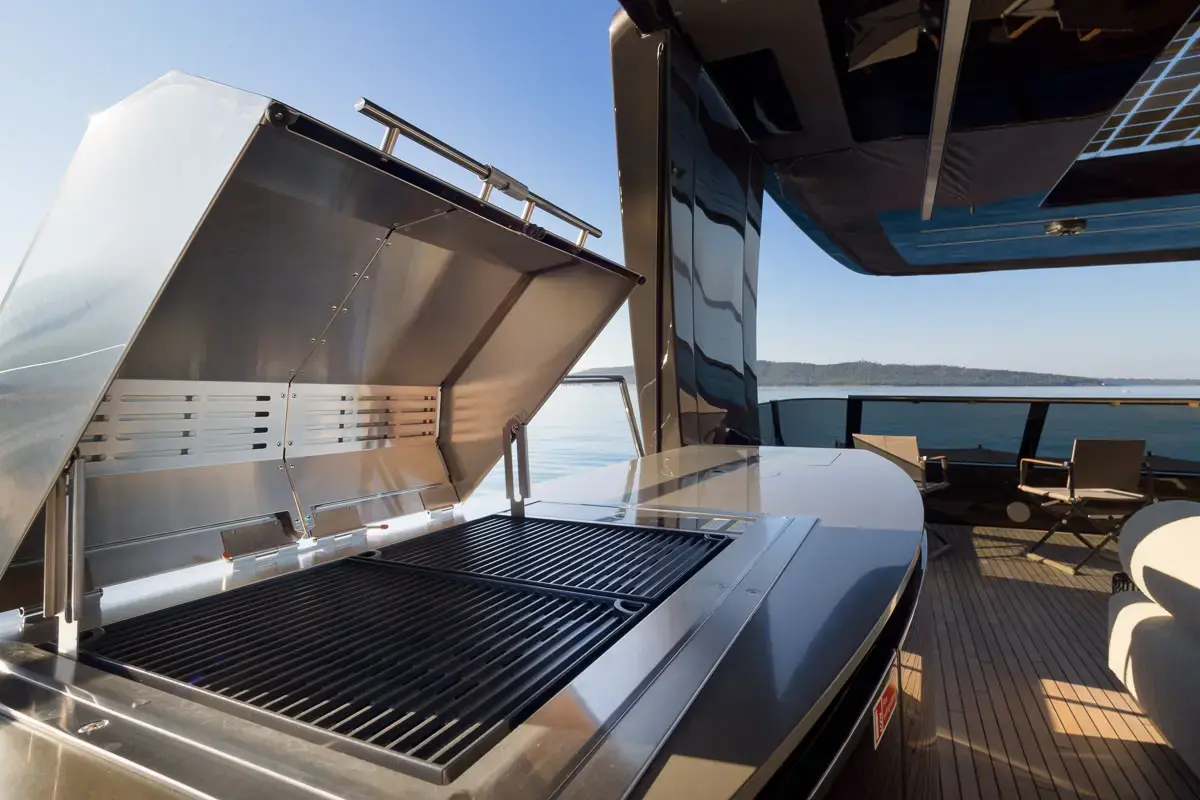 AMBER ONE  thumbnail 134