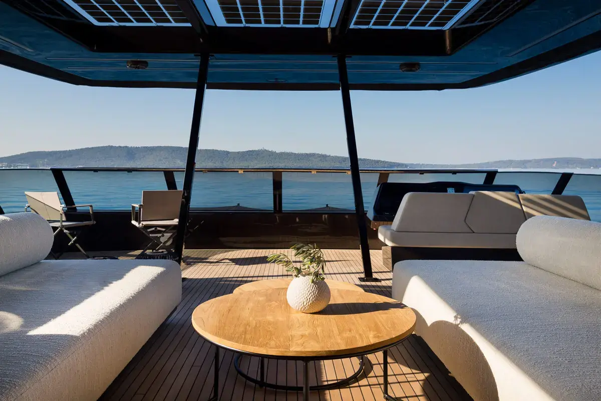 AMBER ONE  thumbnail 145