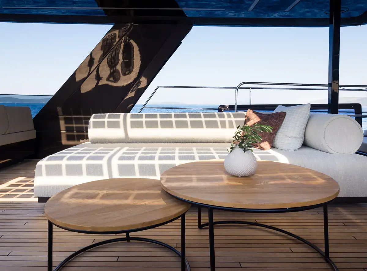 AMBER ONE  thumbnail 143