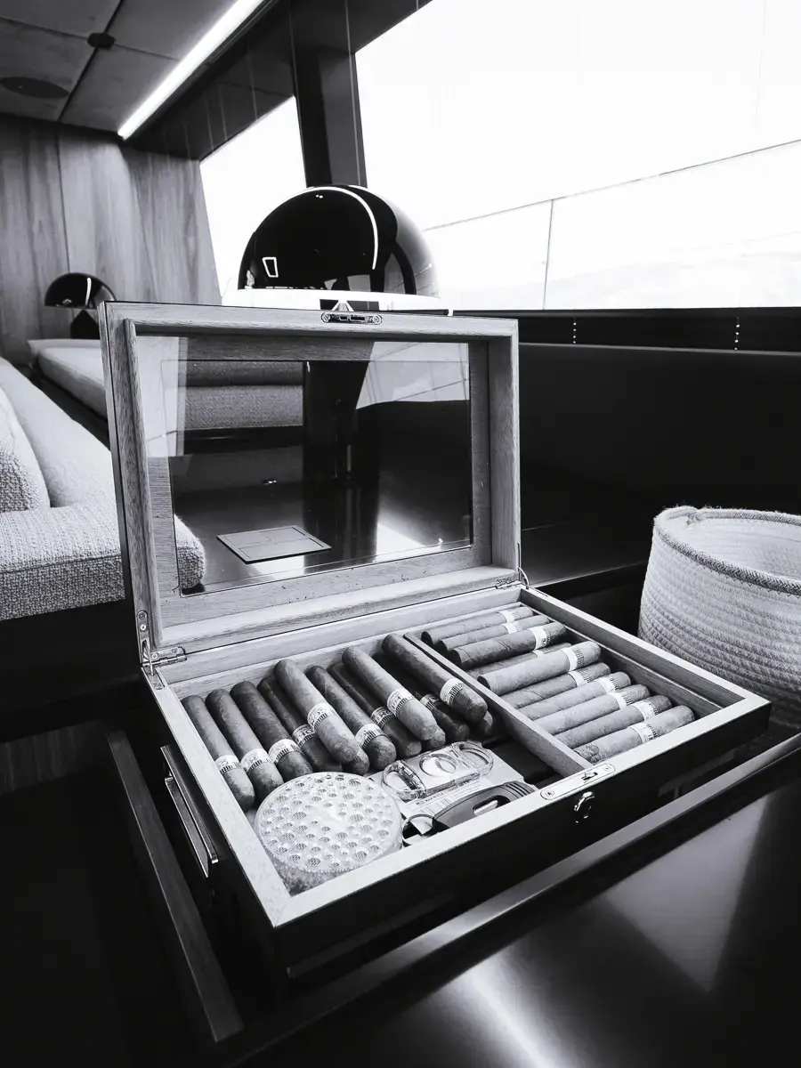 AMBER ONE  thumbnail 40