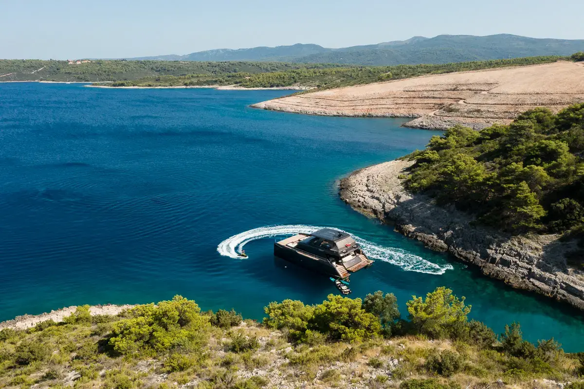 AMBER ONE  thumbnail 47