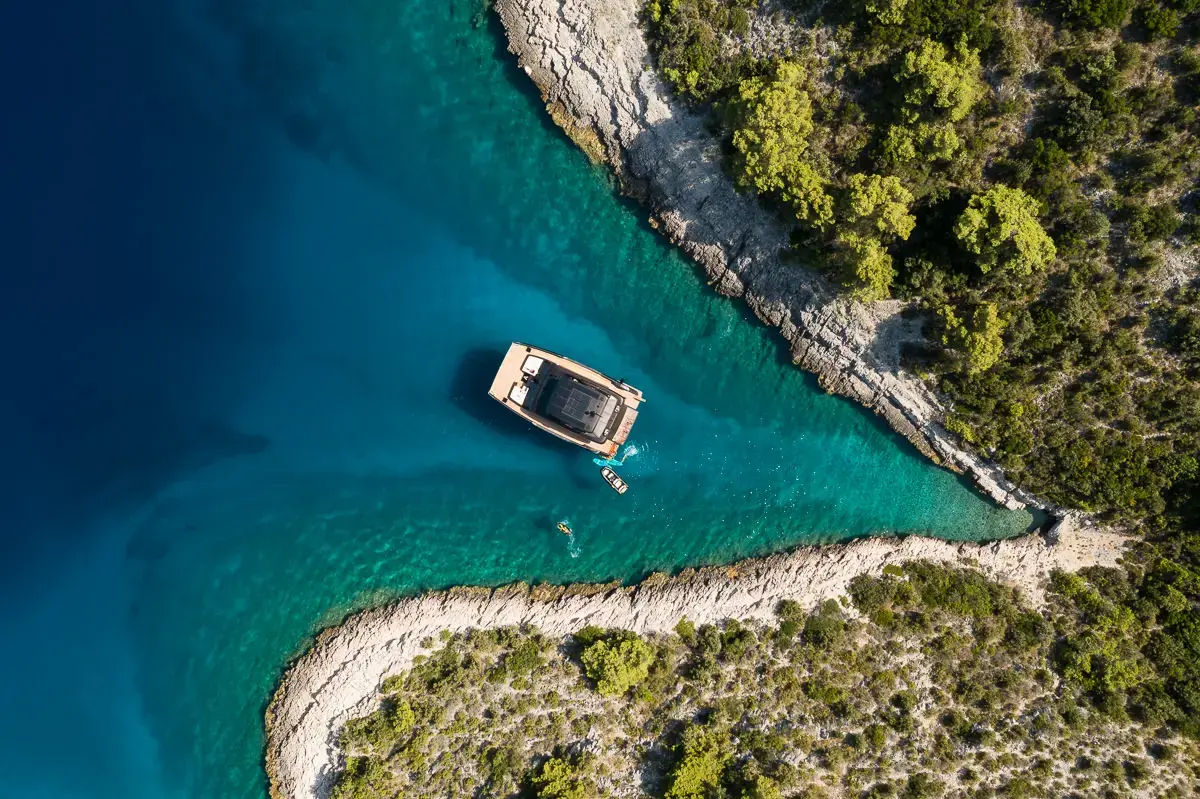 AMBER ONE  thumbnail 50