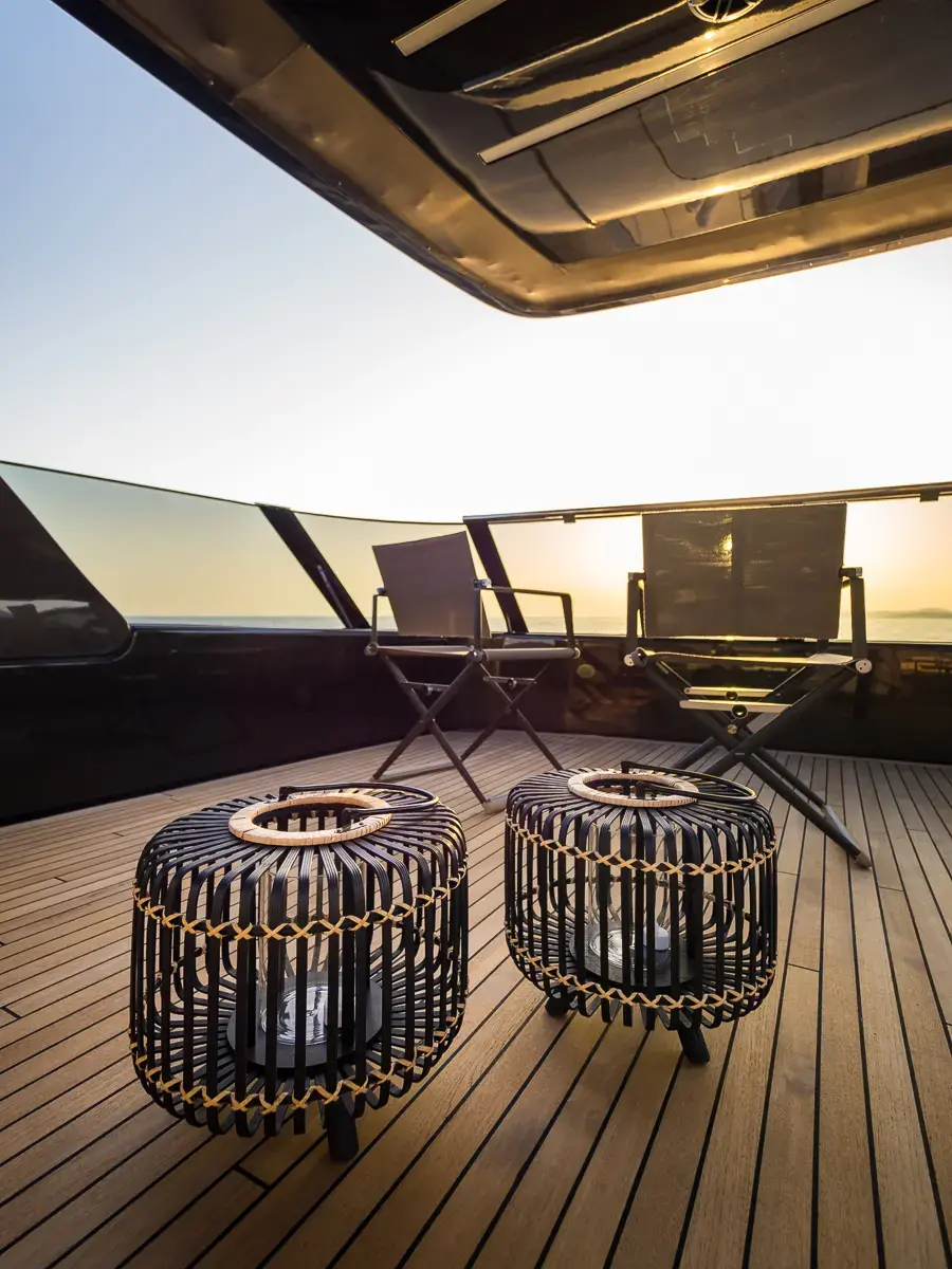 AMBER ONE  thumbnail 72