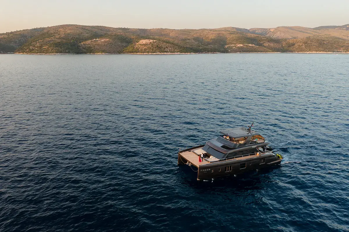 AMBER ONE  thumbnail 82