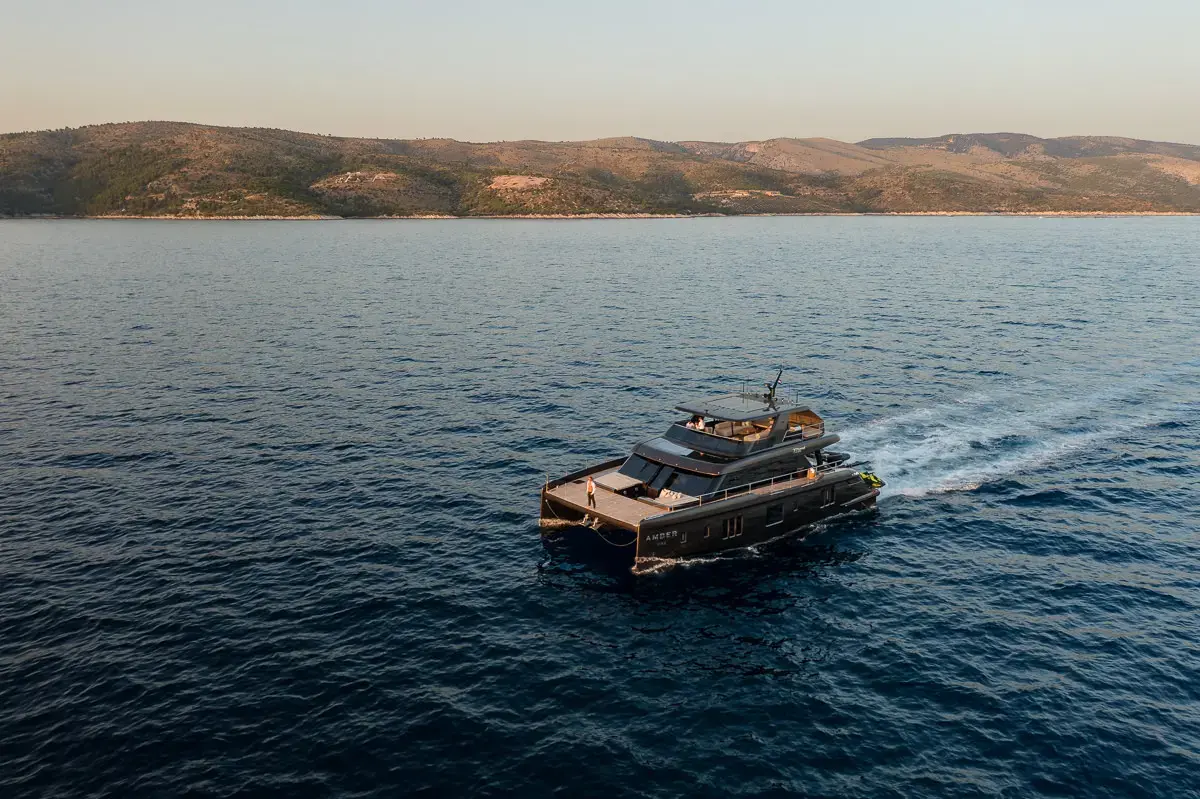 AMBER ONE  thumbnail 83