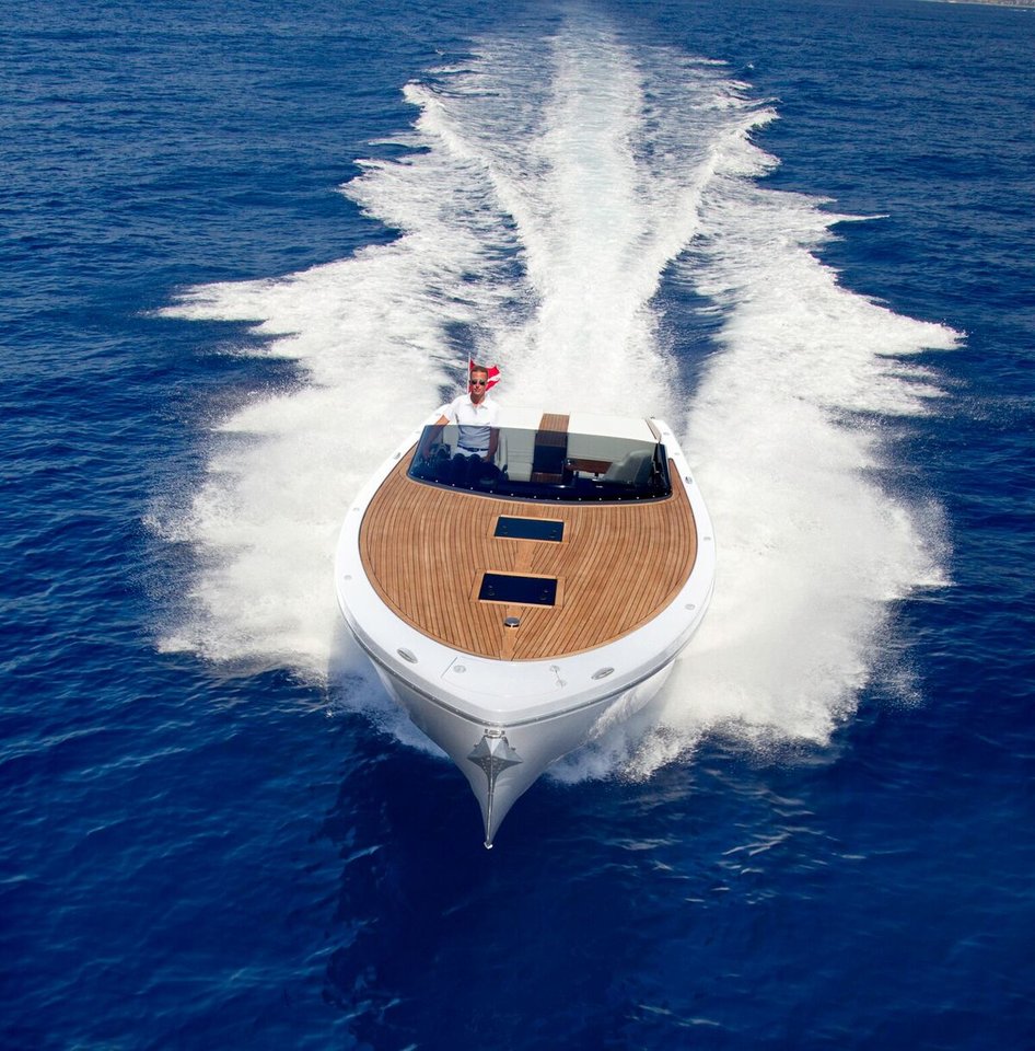 Frauscher 1017 GT : Adriatic Falcon : Crewed preview 2