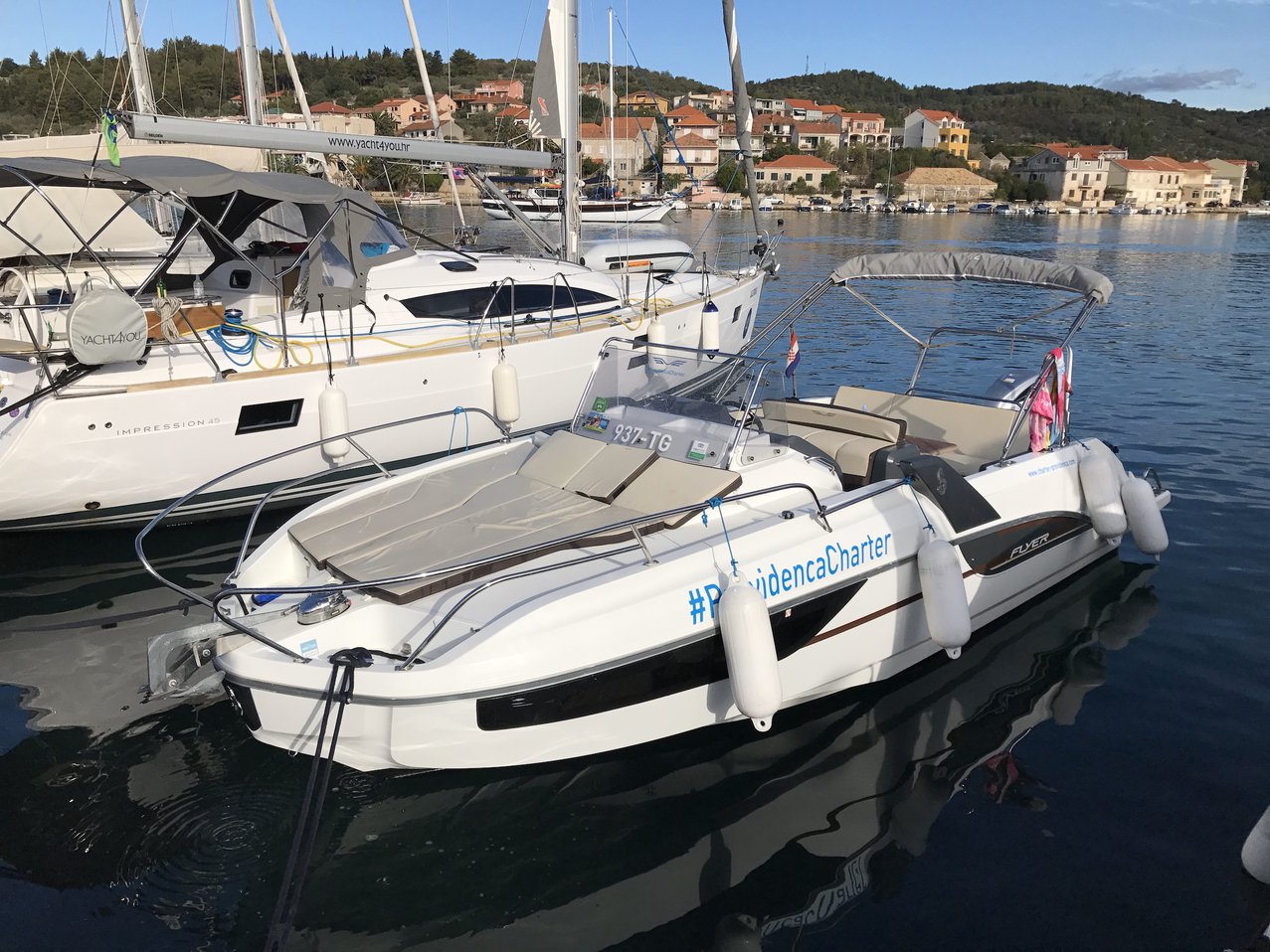 Beneteau Flyer 7.7 Sun Deck preview 3