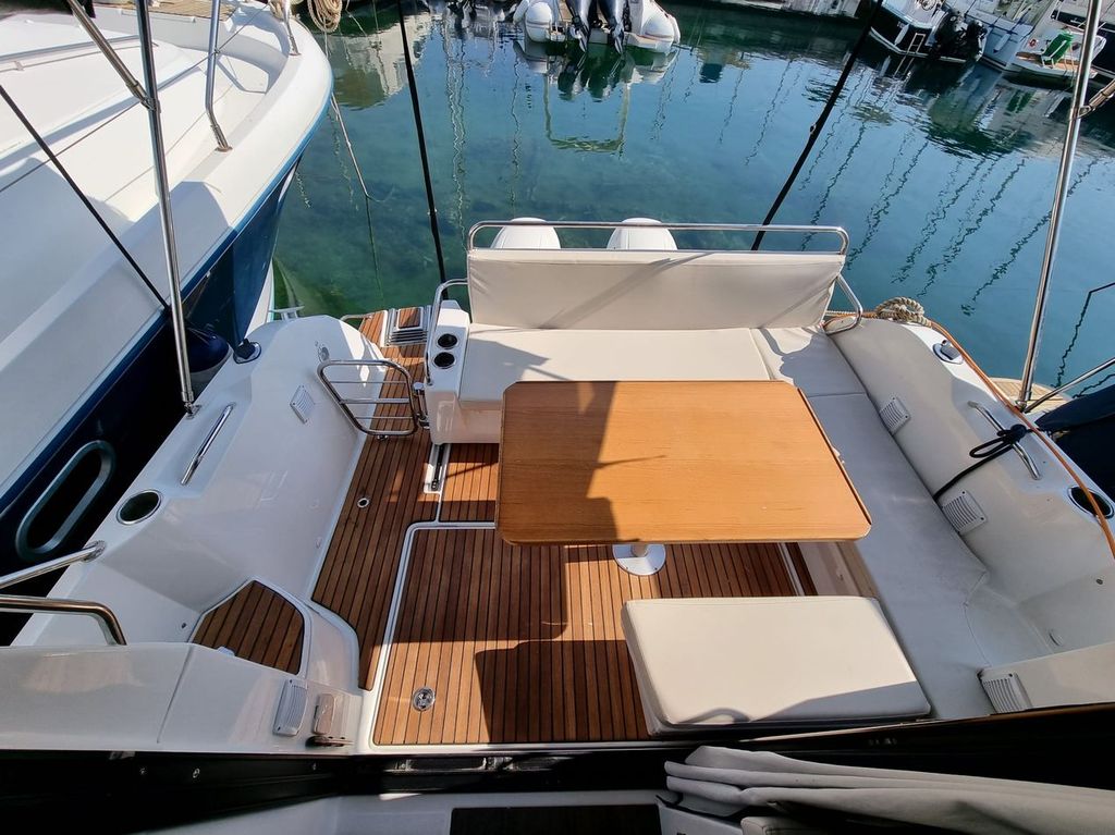 Queen Korina preview 5