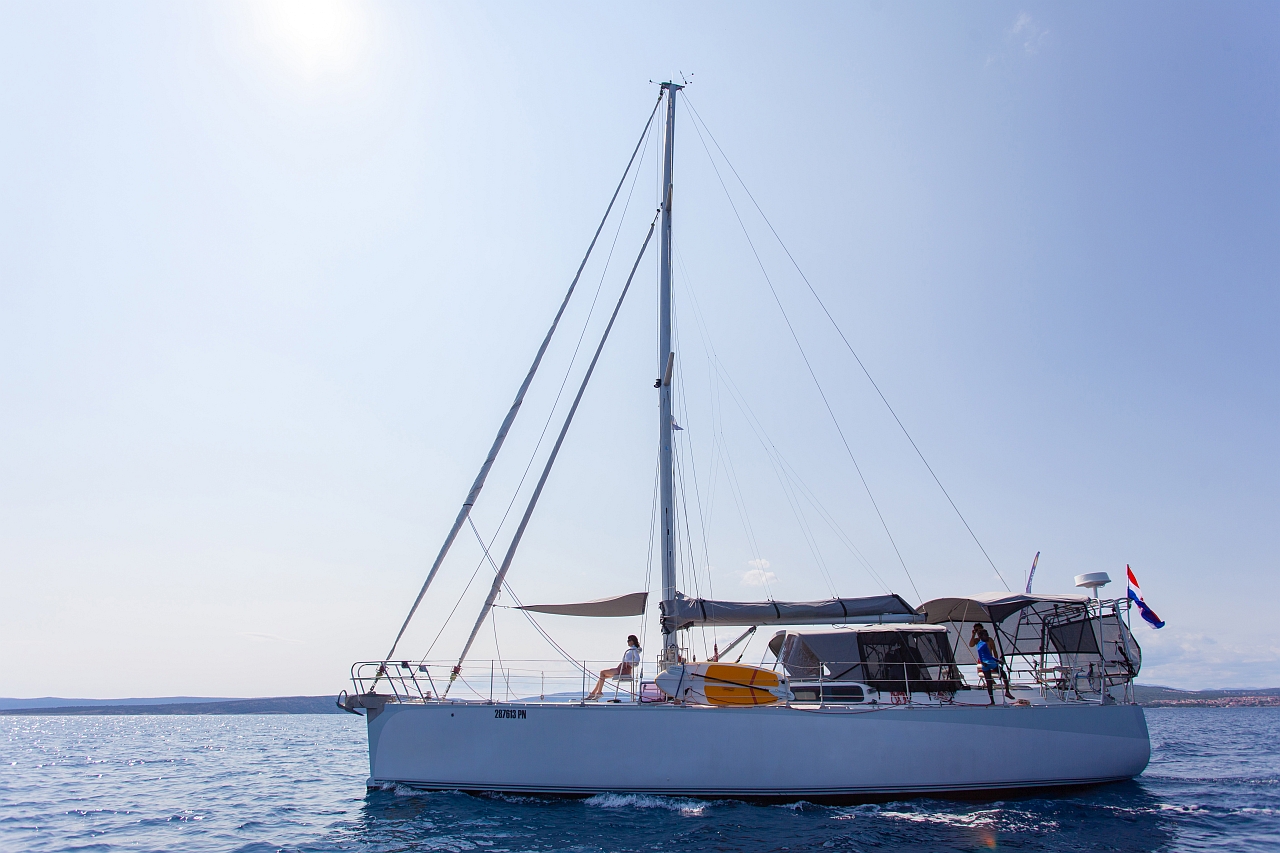 Dolphin 50 : Amica : Crewed preview 4