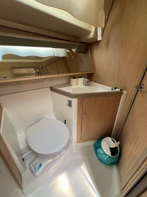 Amandine III preview 5