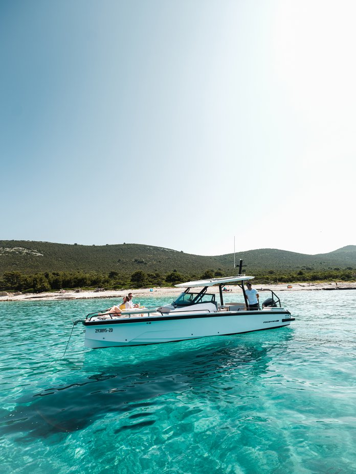 Axopar 29 Sun Top : Axopar 29 : Crewed preview 2