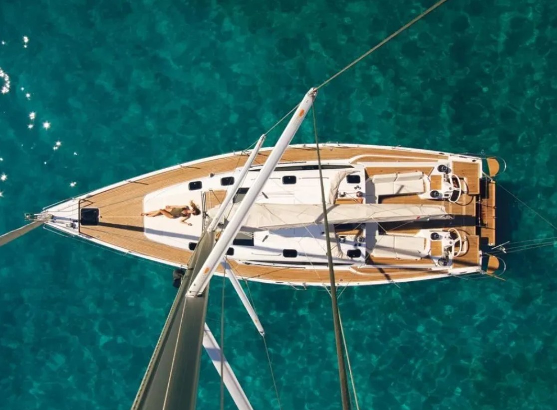 5 + 1 cab. : Lazy Days : Crewed preview 2